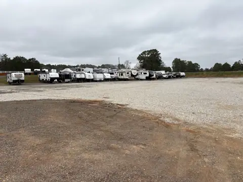 RV & Truck Parking Hwy 17 in Helena, AL