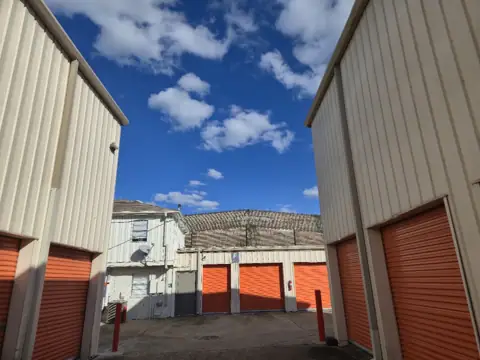 Public Storage photo 2