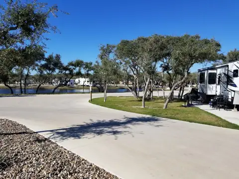 Aransas Oaks RV Resort photo 2