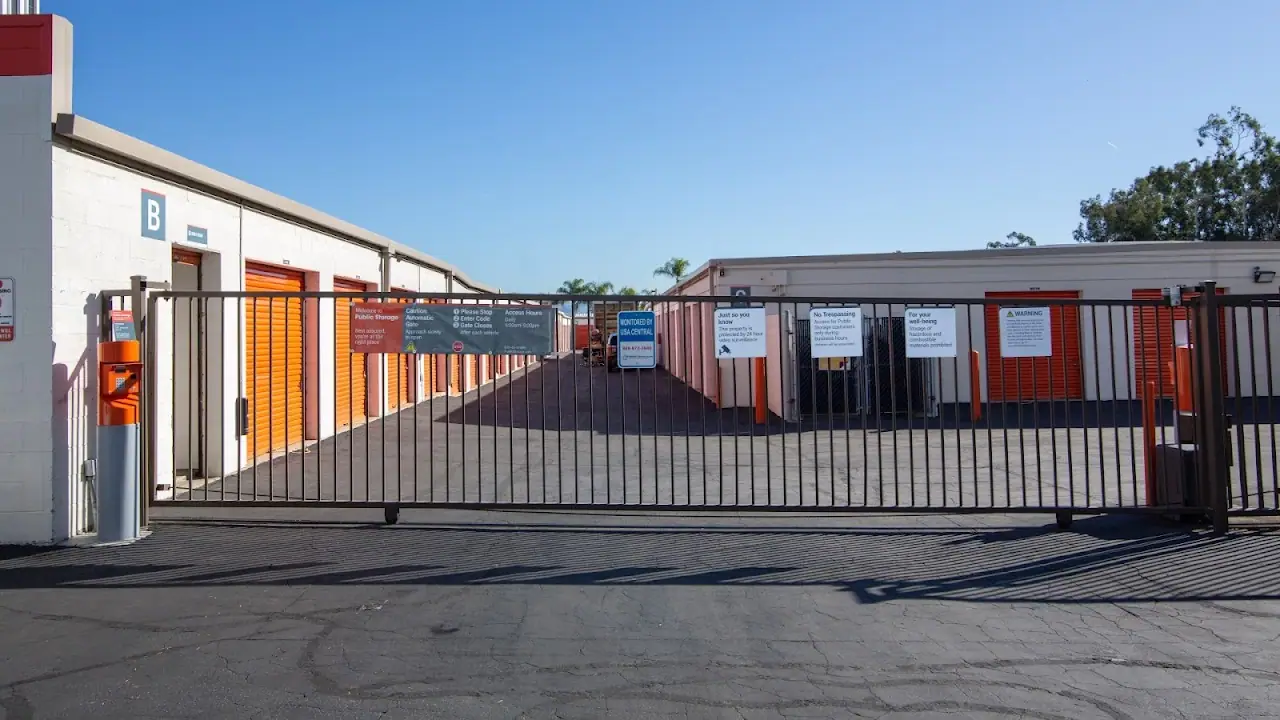 Public Storage, RV storage in Pasadena
