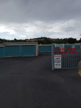 Smoketree Self-Storage photo 2