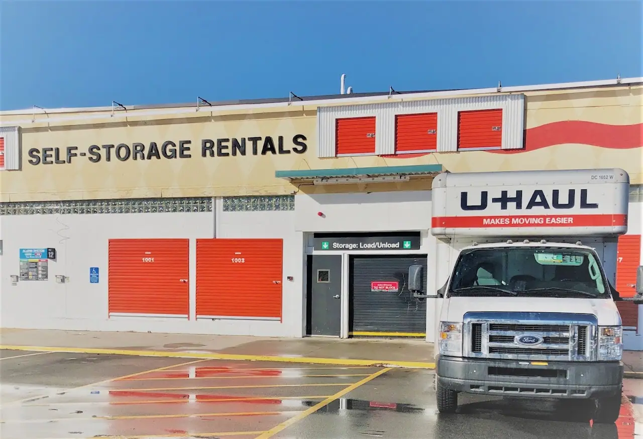 Self-Storage at U-Haul, RV storage in Weymouth