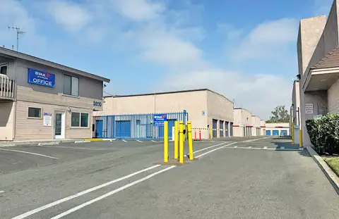StaxUP Storage in San Ysidro, CA