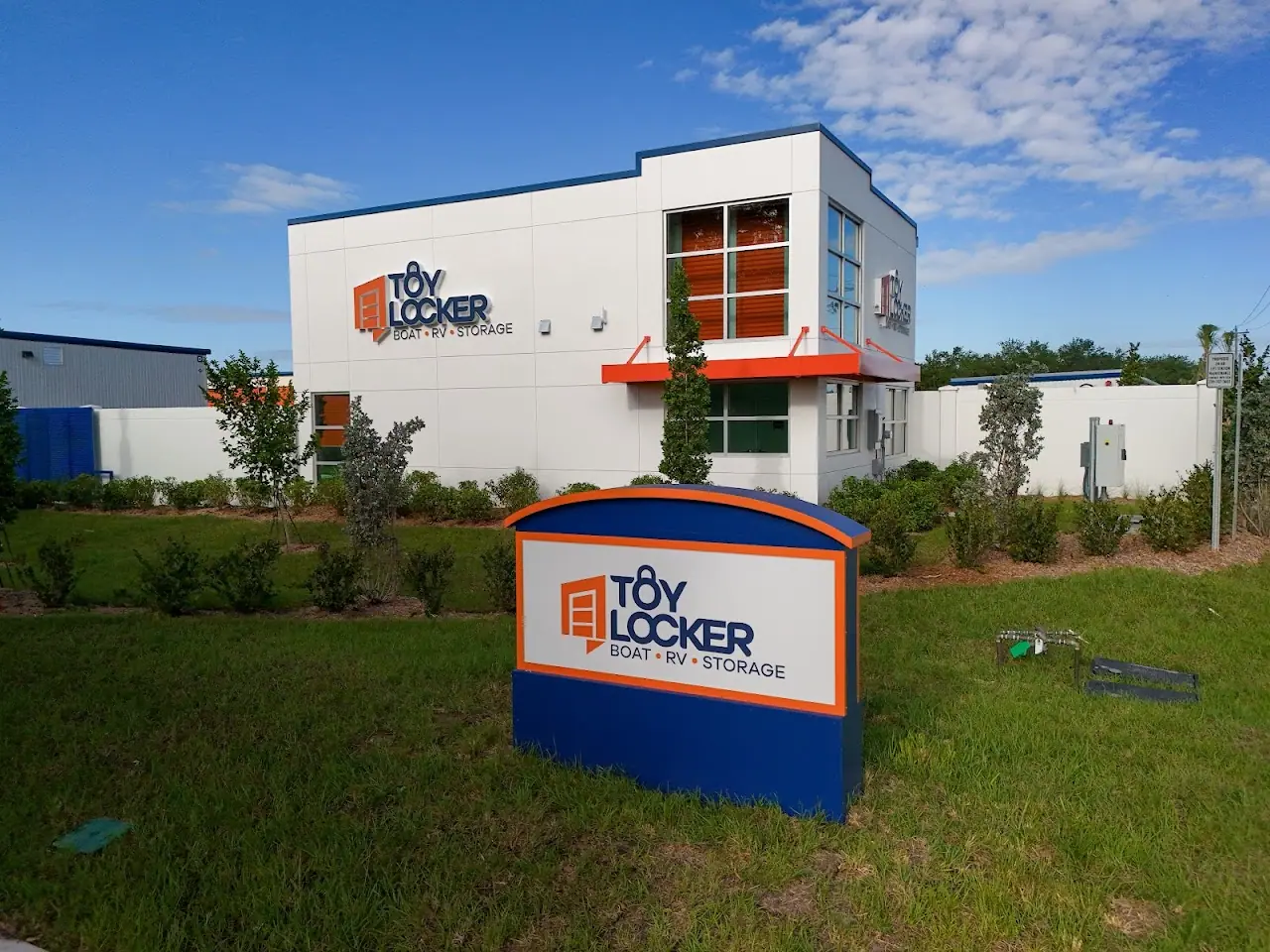 Toy Locker – Indoor RV & Boat Storage, RV storage in Cape Coral