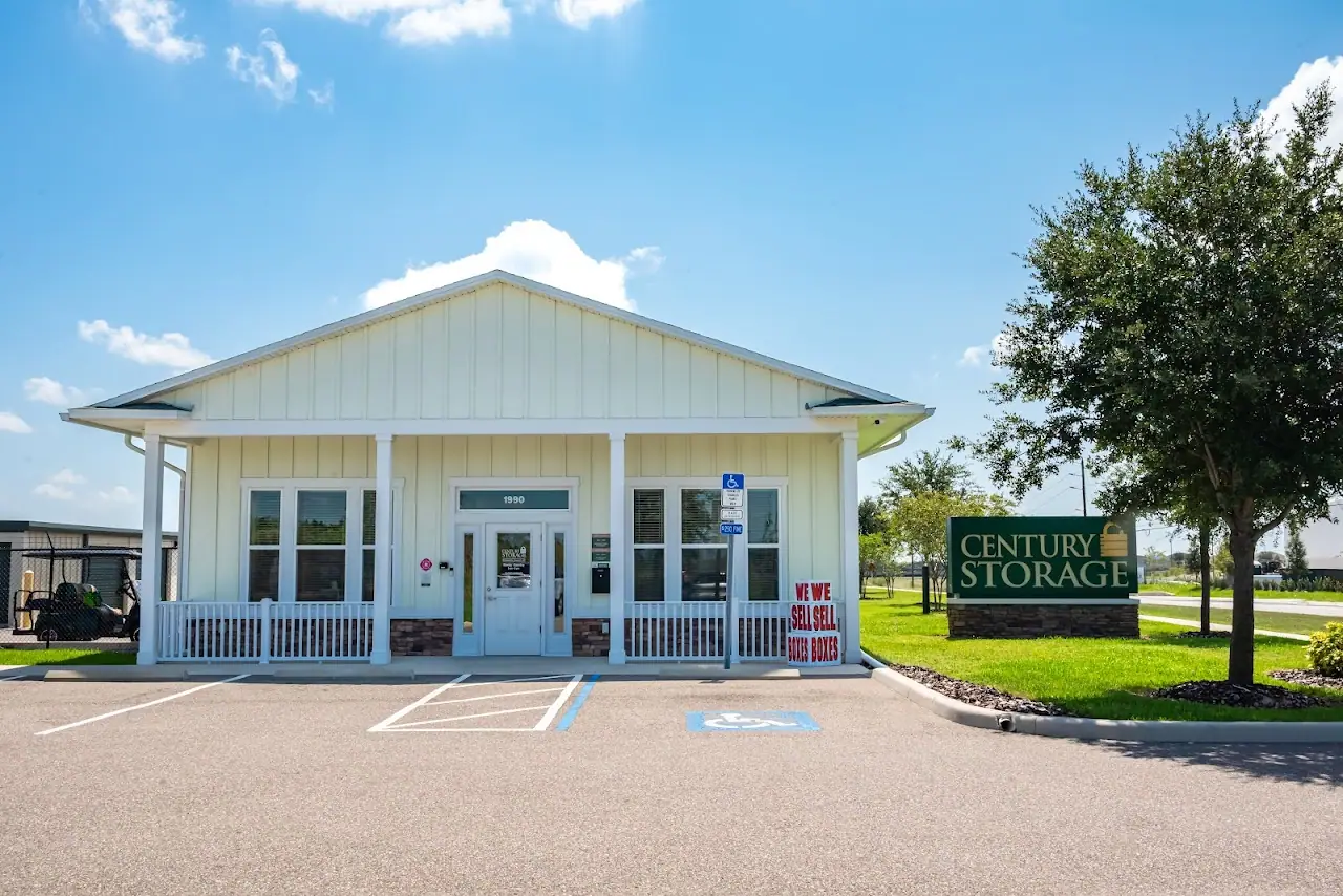 Century Storage, RV storage in Davenport