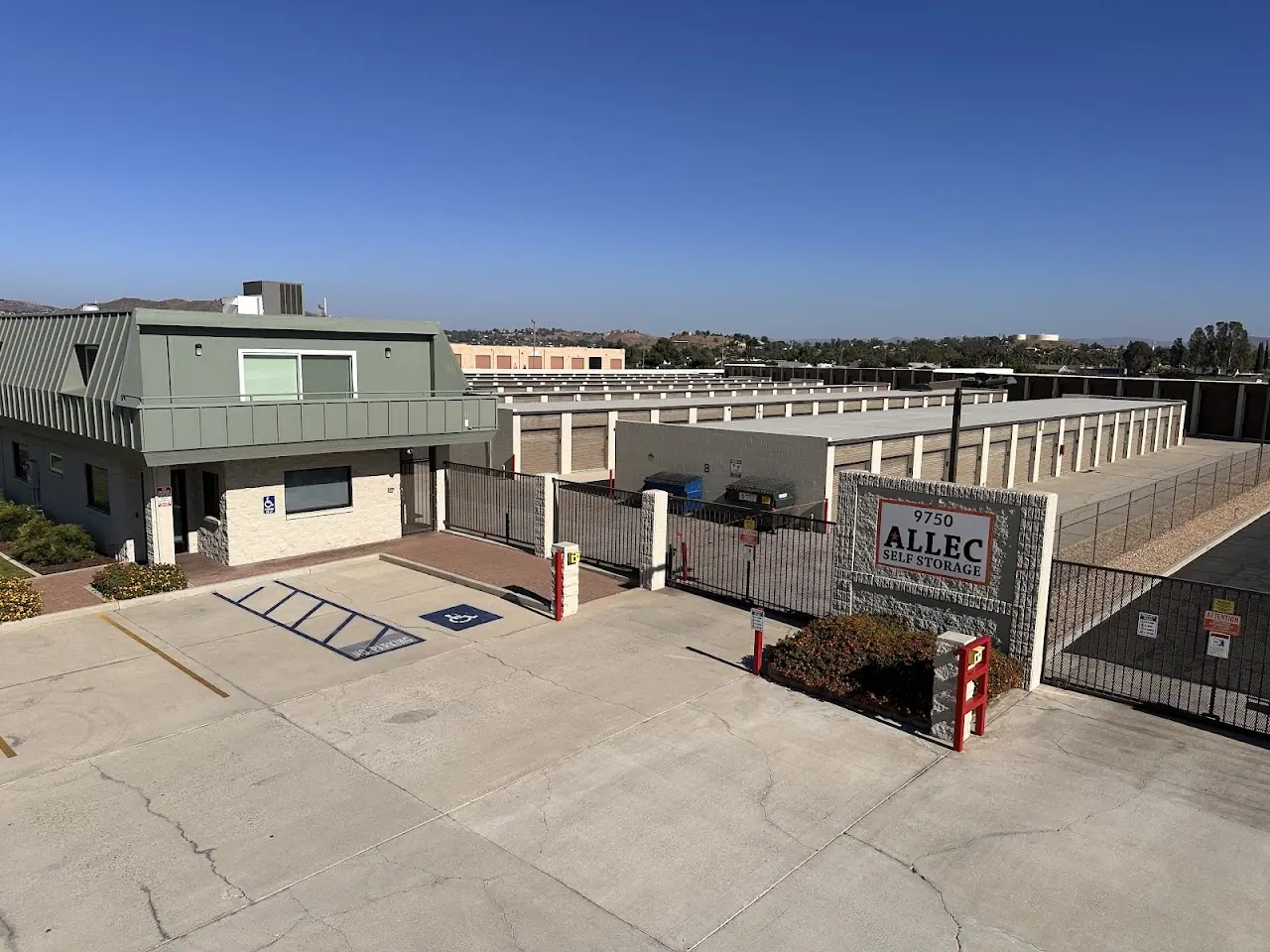 Allec Self Storage, RV storage in Jurupa Valley