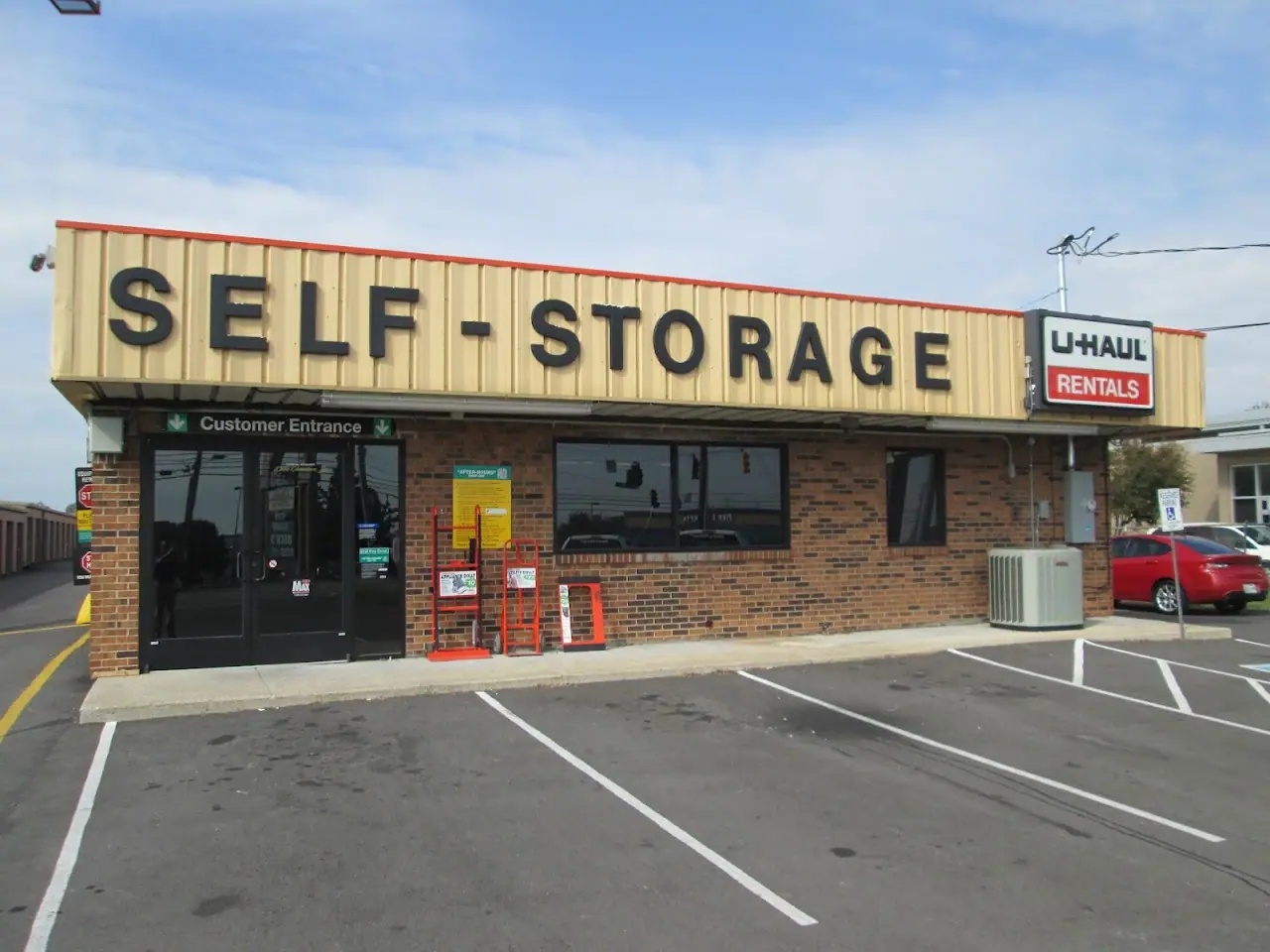 Self-Storage at U-Haul, RV storage in Clarksville