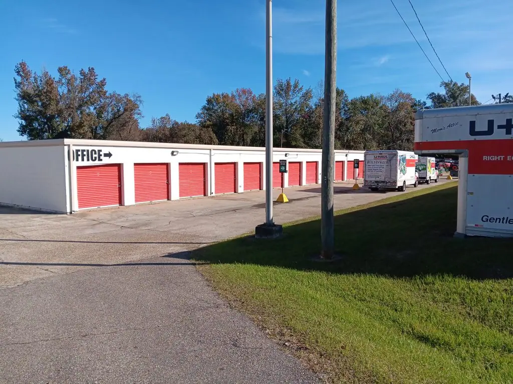 Self-Storage at U-Haul, RV storage in Hattiesburg