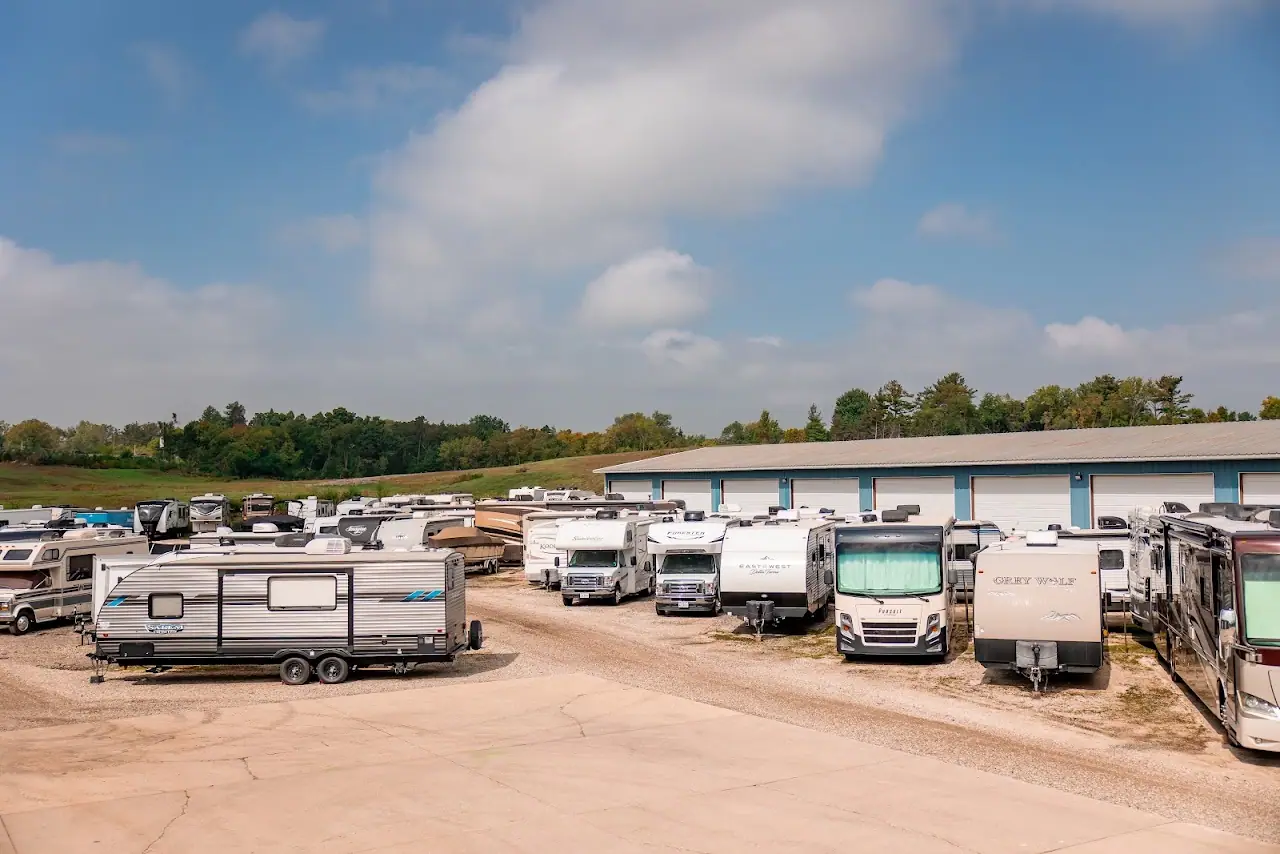 Crystall Outside Storage And Rv Service, RV storage in Crystal Lake