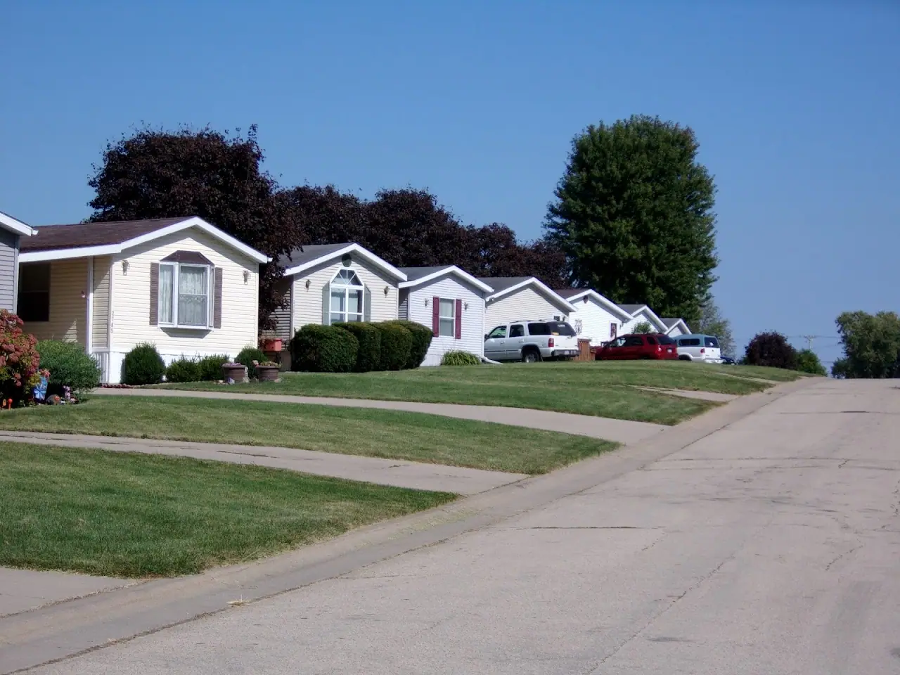 Table Mound Mobile Home Park, RV storage in Dubuque
