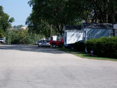 Table Mound Mobile Home Park photo 3