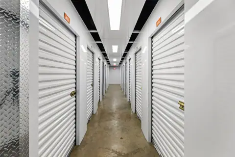 Mini Mall Storage - Memphis photo 2