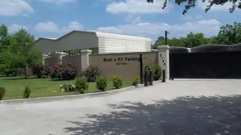 College Drive Mini Storage - Baton Rouge photo 2