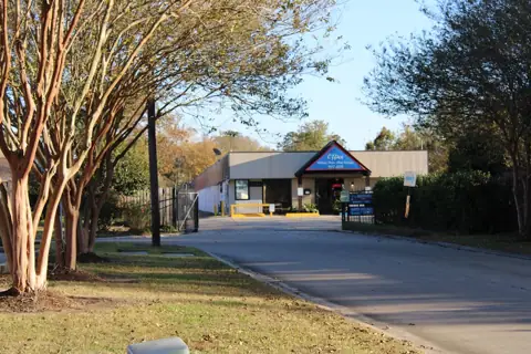 College Drive Mini Storage - Baton Rouge photo 3