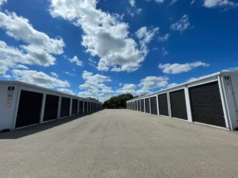 Outrig Storage Lake County photo 2