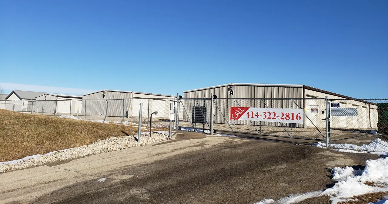 AA Advantage Self Storage, RV storage in Ixonia