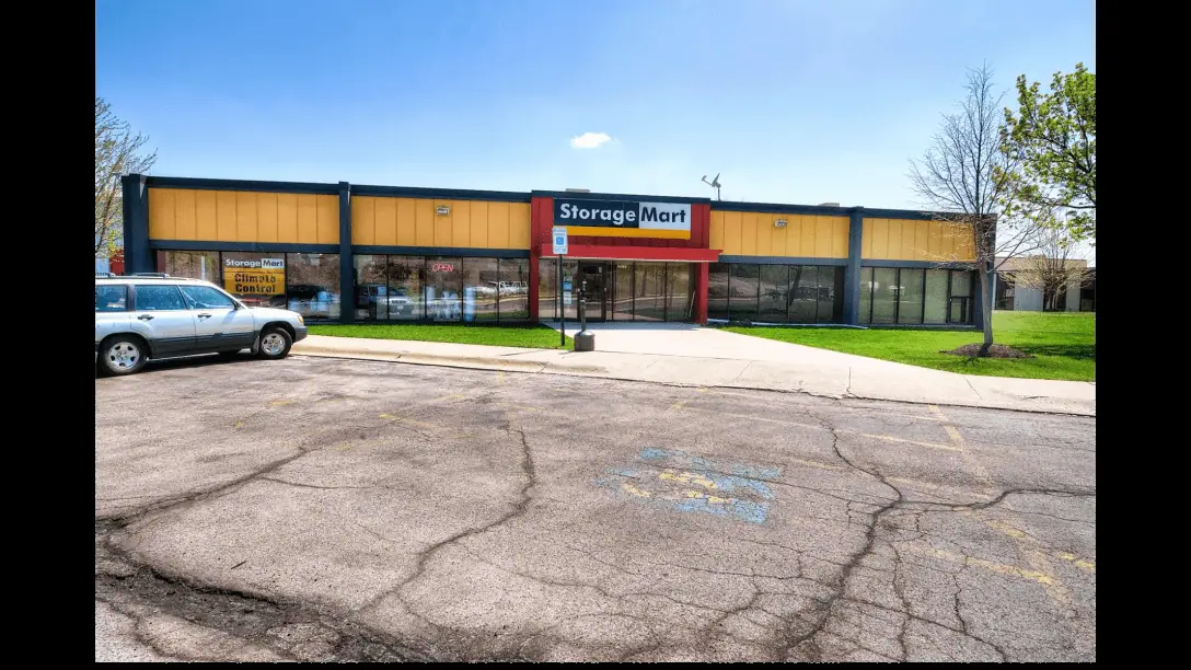 StorageMart, RV storage in Northbrook
