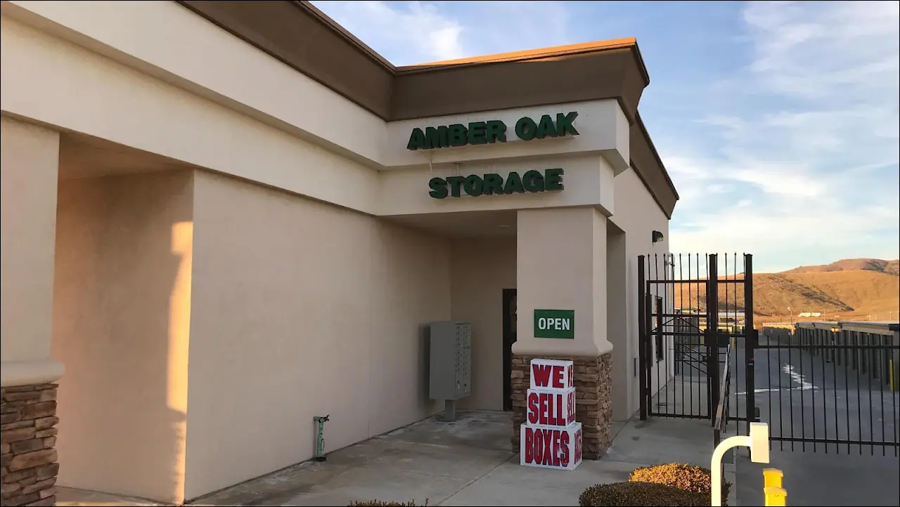 Amber Oak Self Storage, RV storage in Tehachapi