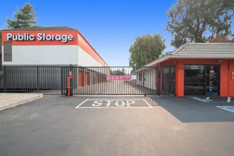 Public Storage photo 2
