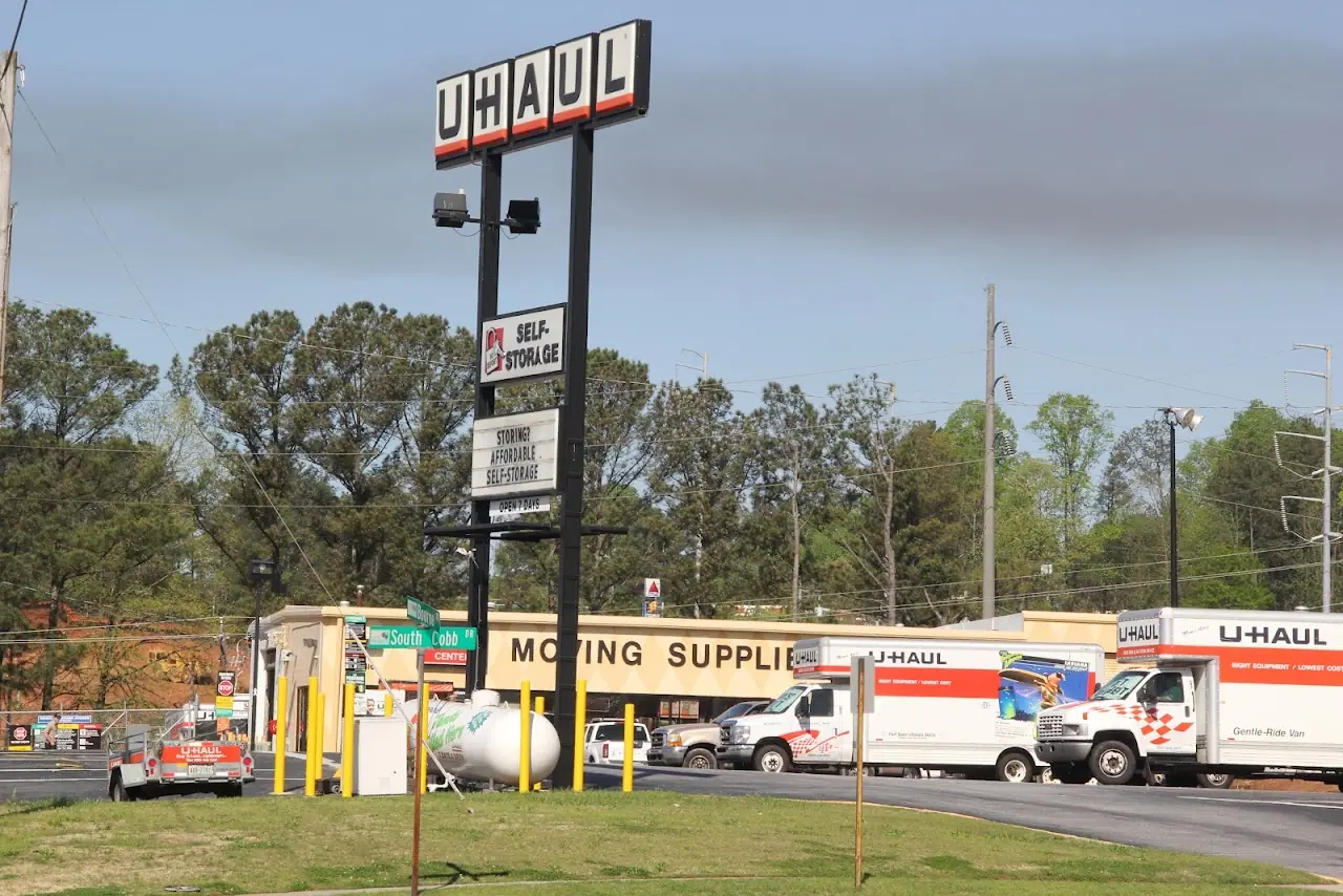 Self-Storage at U-Haul, RV storage in Smyrna