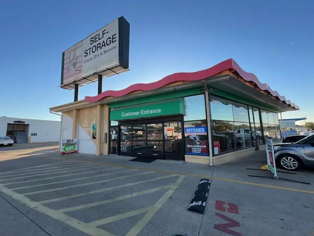 Self-Storage at U-Haul, RV storage in Irving
