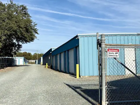 Pender Storage photo 3