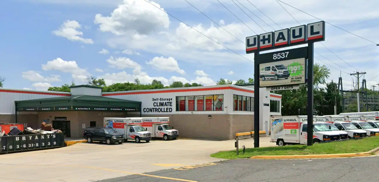 Self-Storage at U-Haul, RV storage in Manassas Park