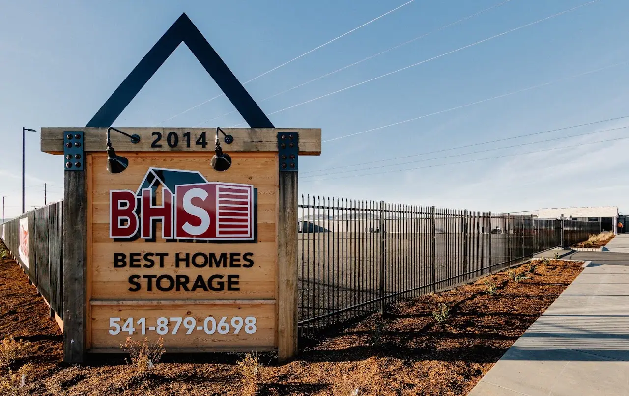 Best Homes Storage, RV storage in White City