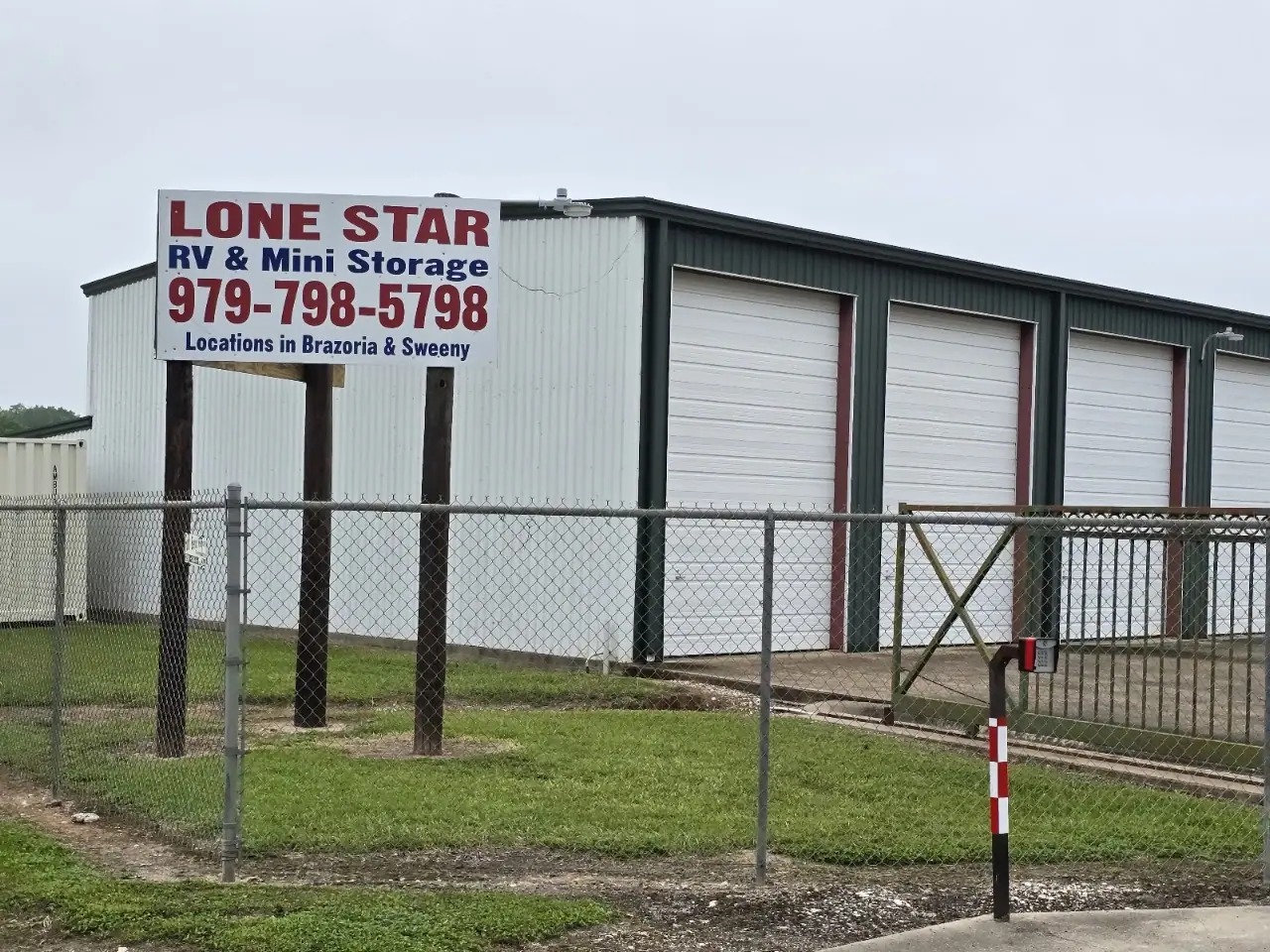 Lone Star RV & Mini Storage, RV storage in Brazoria