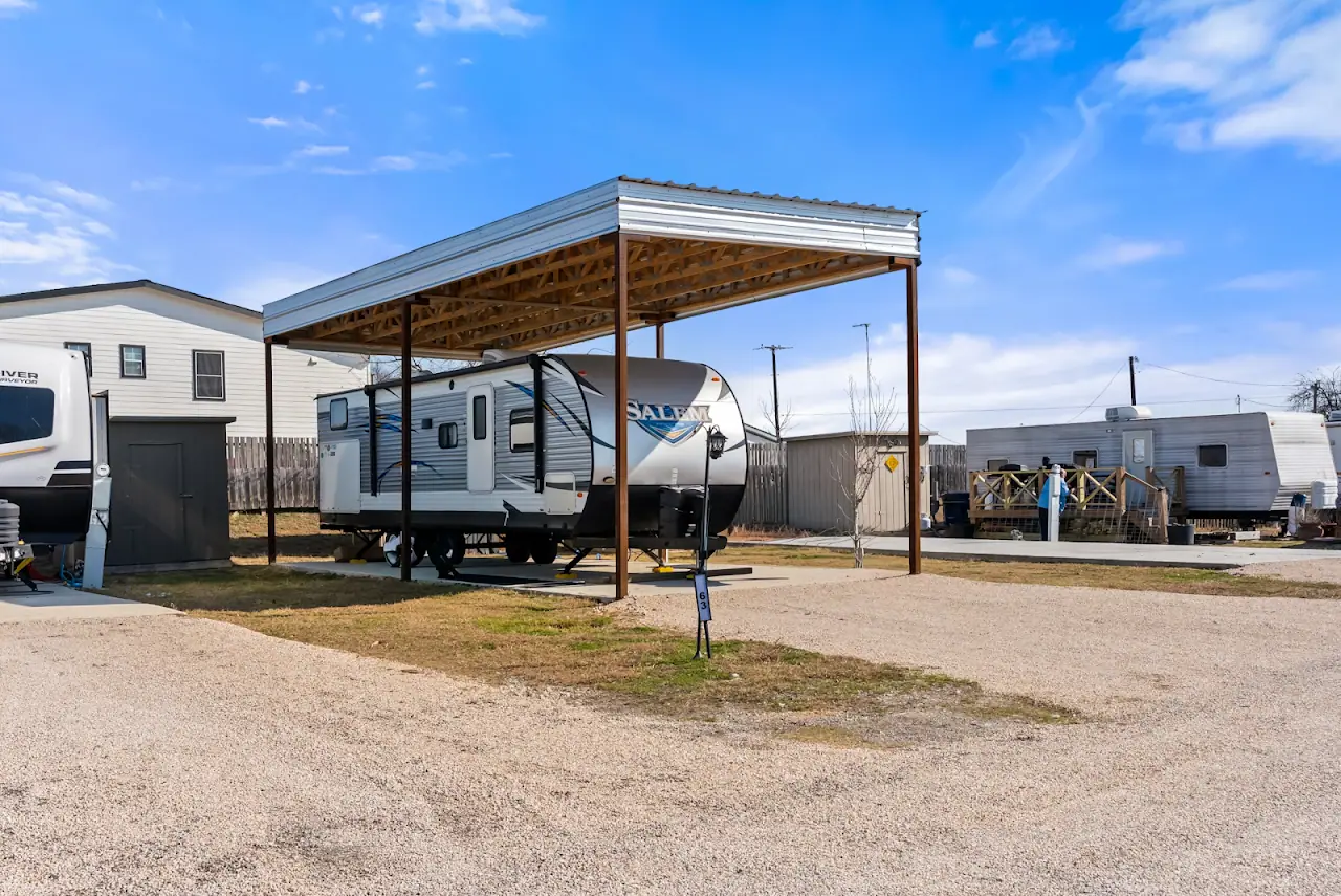 Brushy Creek RV Park, RV storage in Coupland