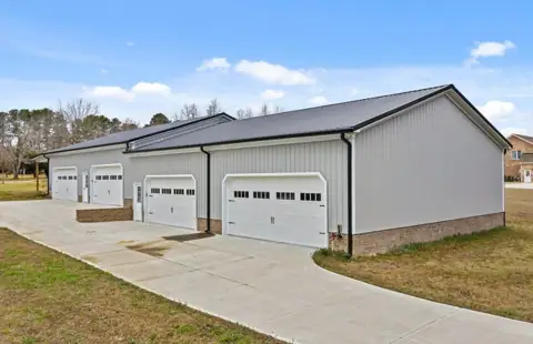 Cleveland Rd RV Storage photo 3