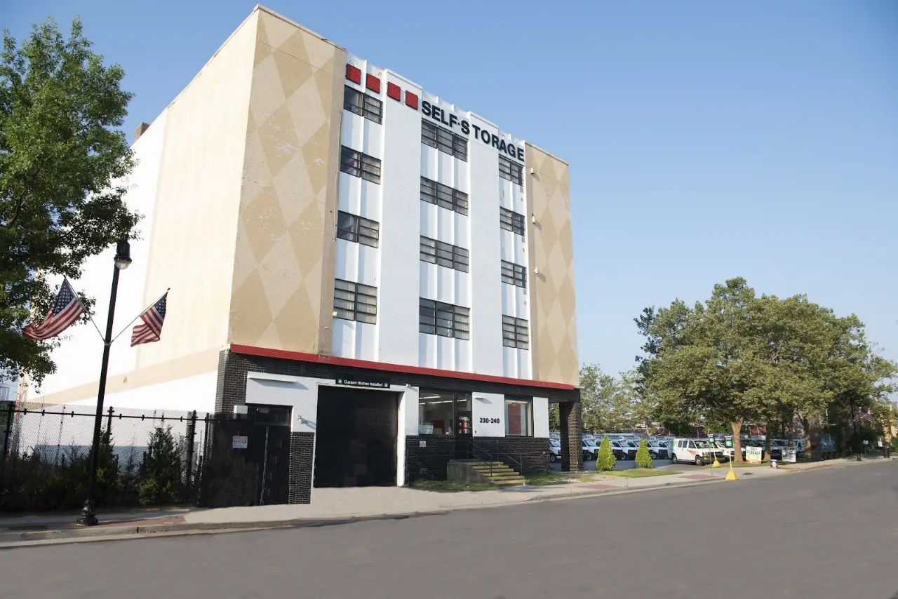 Self-Storage at U-Haul, RV storage in Rockville Centre