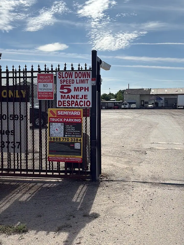 Semiyard, RV storage in Stockton