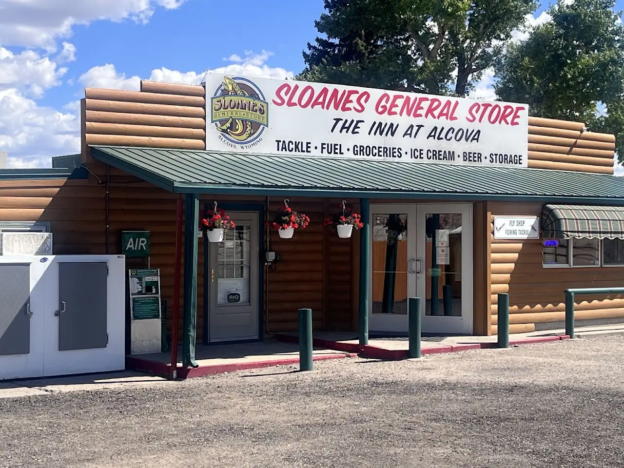 Sloanes General Store and the Inn at Alcova, RV storage in Alcova