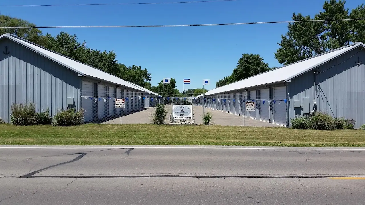 Snug Cove Storage, RV storage in Russells Point