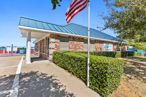 AC Self Storage in Arlington, TX