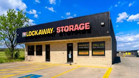 Lockaway Storage in Schertz, TX