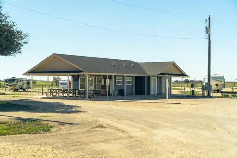 Moore RV Park photo 2
