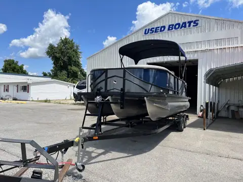 Clarksville Boat & RV storage photo 2