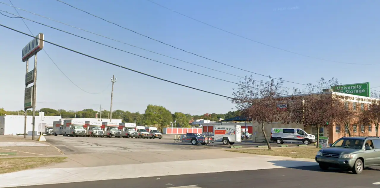 Self-Storage at U-Haul, RV storage in Akron
