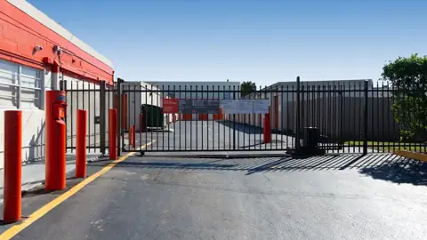 Public Storage in Hallandale Beach, FL
