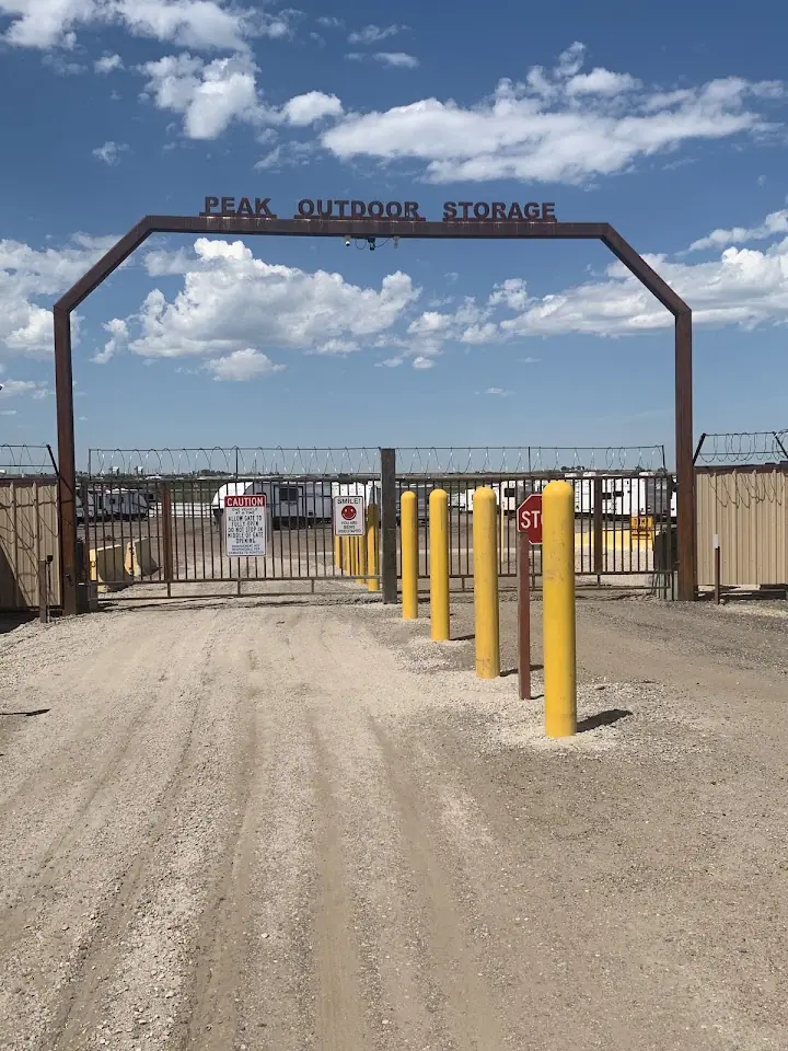 Peak Outdoor Storage, RV storage in Fort Lupton