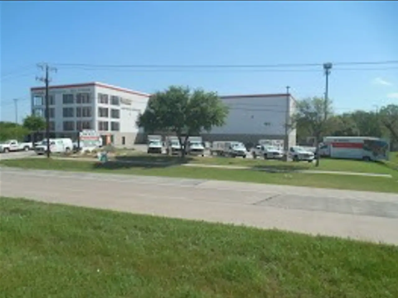Self-Storage at U-Haul, RV storage in Grapevine