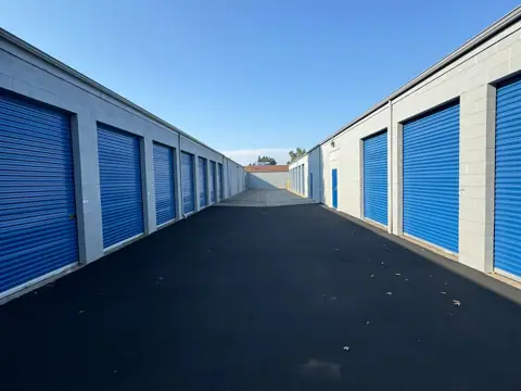 West Coast Self-Storage Lake Oswego - West photo 3