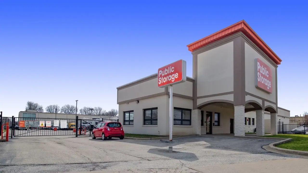 Public Storage, RV storage in Arlington Heights