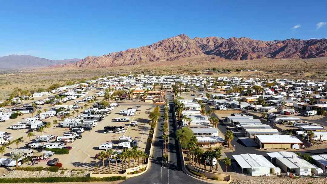 Fountain of Youth Spa RV Resort, RV storage in Niland