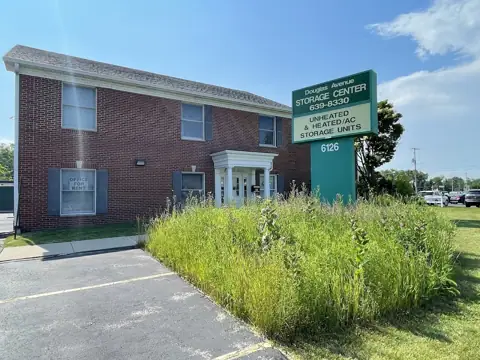 Douglas Avenue Storage photo 2