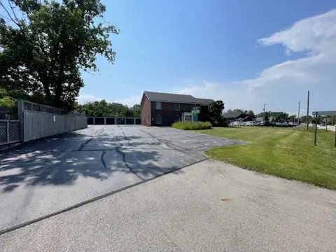 Douglas Avenue Storage photo 3