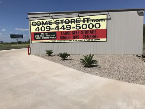 Big boat and RV storage photo 2