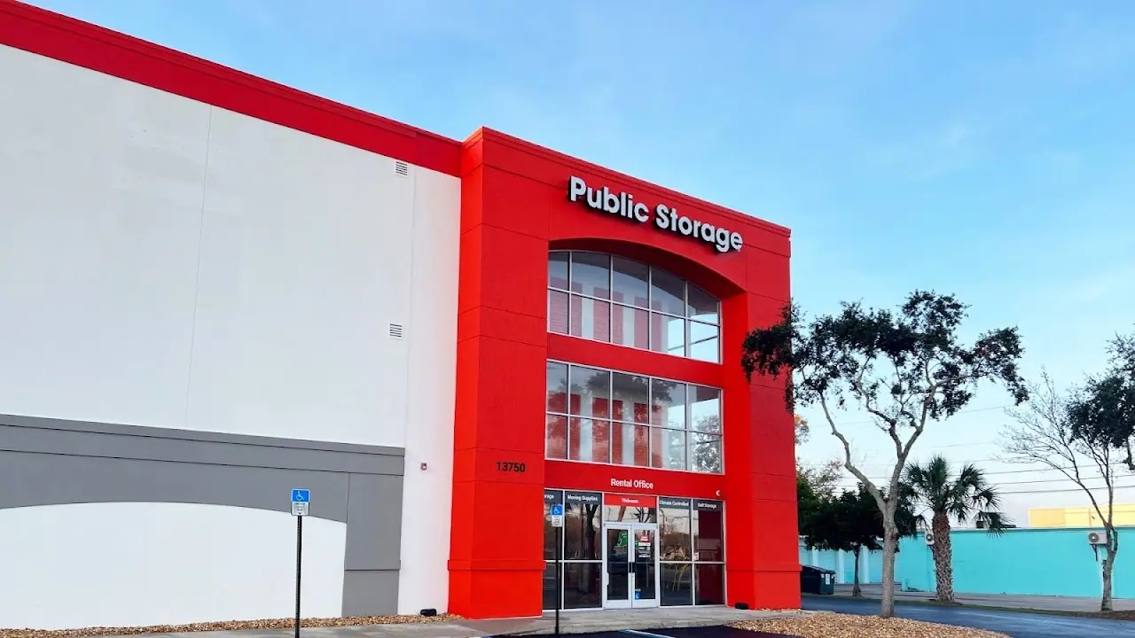 Public Storage, RV storage in Largo